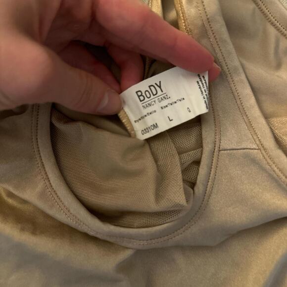 Shapewear fitted body hugging tank top nude gold - Picture 8 of 8